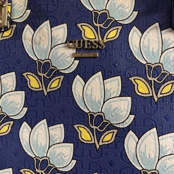 GUESS Purse - Picture 3 of 11